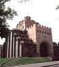 Золоті Ворота (1037 р.) - головні урочисті ворота древнього Києва. Побудовані князем Ярославом Мудрим як частина оборонної системи міста